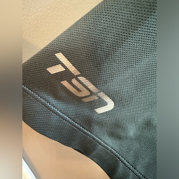 NIKE TIGER WOODS | Men’s Large DriFit Dark Grey Polo Golf Shirt - Picture 3 of 7